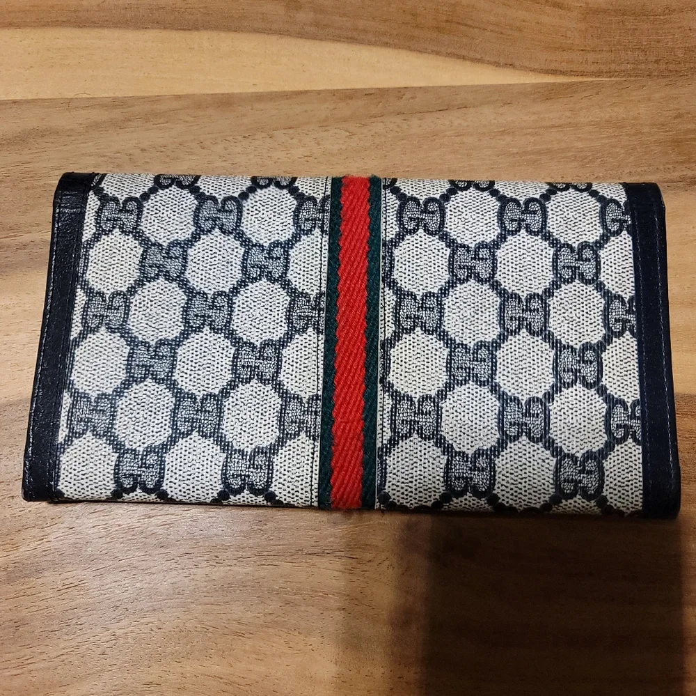 Sleek wallet - Picture 3 of 7